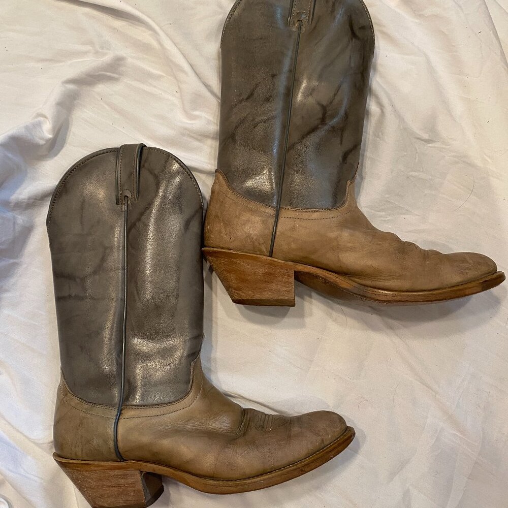 Laredo Vintage Distressed Cowboy Western boot size 8 Gray and Tan